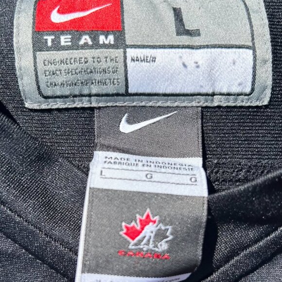 Nike 2018 Team Canada IIHF Olympic Hockey Jersey Women's L - Picture 3 of 9